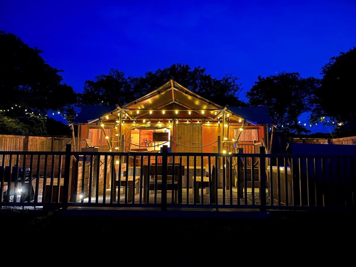 Jungle Book Safari Tent Tenby Exteriör bild