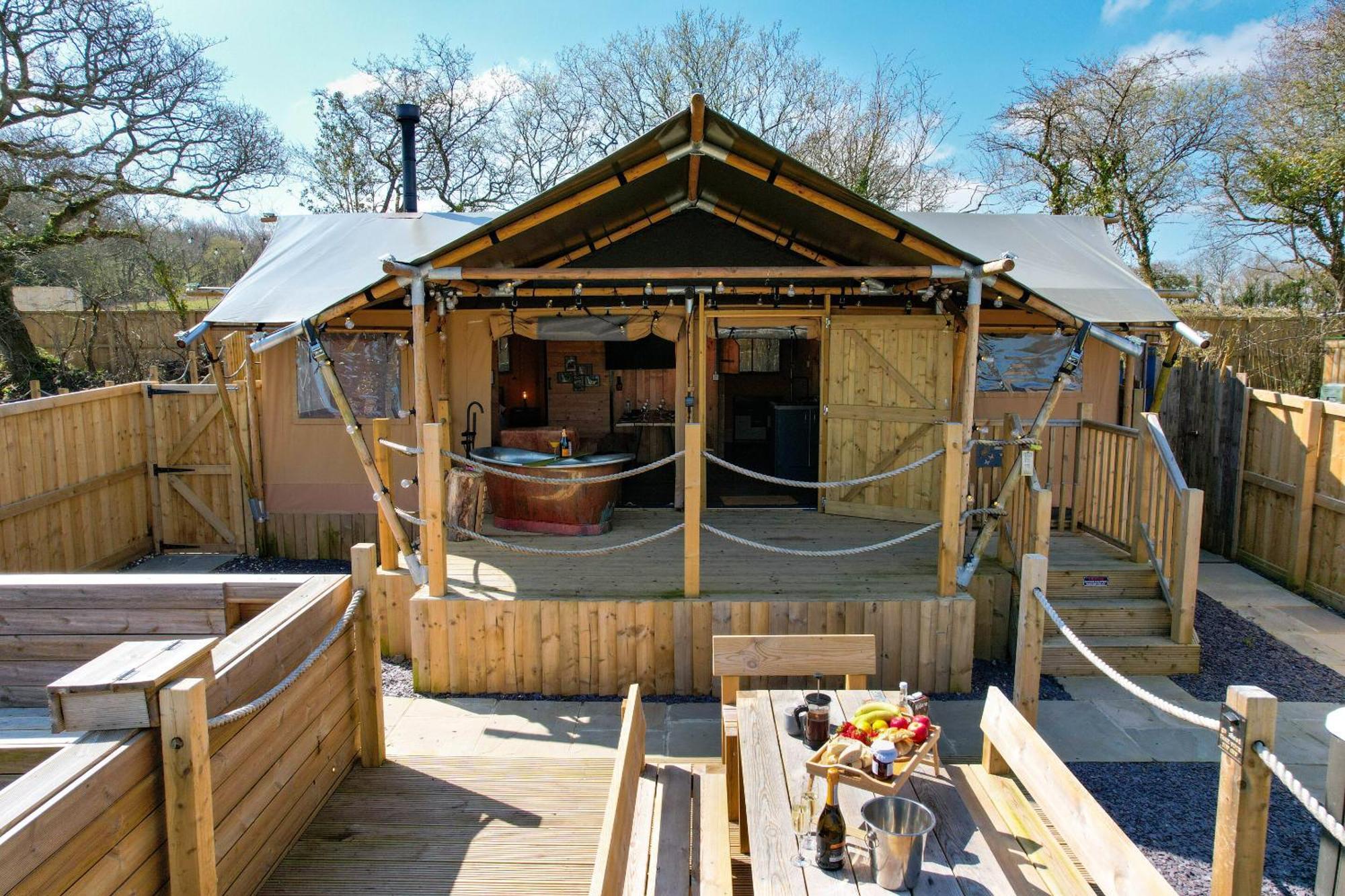 Jungle Book Safari Tent Tenby Exteriör bild